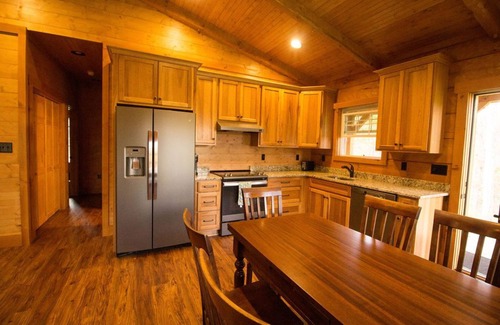 Mendota Cabin | Old World Craftmanship with Modern Amenities