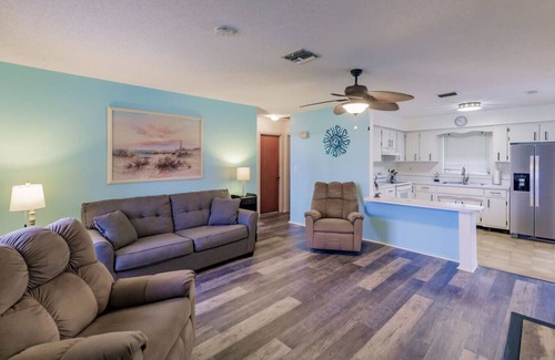 Englewood House | Olde Englewood Nook-Near the beaches