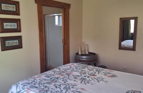 Renwick Bed & Breakfast | Olde Mill House B&B & Bike2Wine cycle hire
