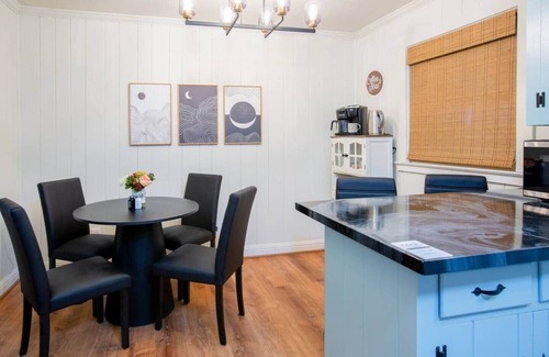 Winston - Salem House | Olde Towne Retreat WFU&UNSCA