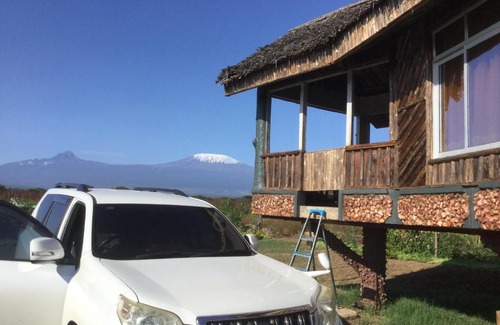 Kajiado County Hotel | Oldepe Farm Cottage, Kimana