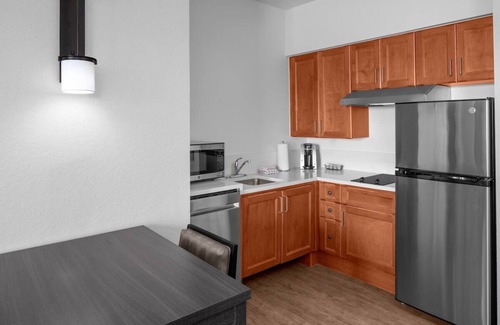 Oldsmar House | Oldsmar Cozy Stay: Suites w/Kitchen, Pool & Free Breakfast | 3 Units