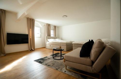 Dusseldorf Old Town Apartment | Oldtown Studio Apartment with 2 Bathrooms