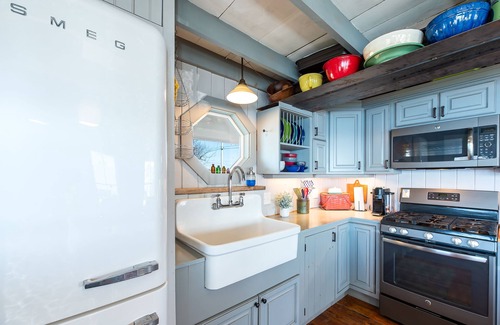 Mid-Coast and Islands Cottage | Ole Greeley Cottage - Classic oceanfront, pet-friendly Bailey Island cottage