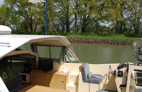 Nevers Boat Rental | OLEA boat - NIEVRE - MAGNY COURS - LA LOIRE