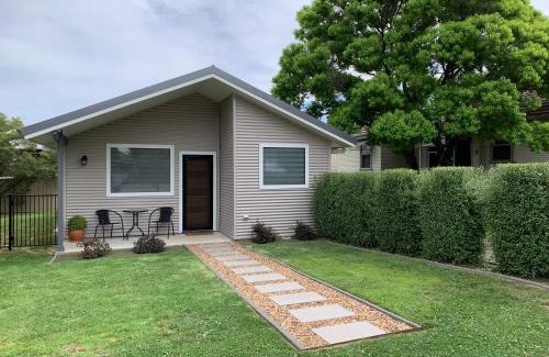 Calare House | Oleander Cottage