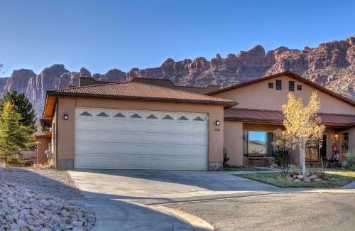 Moab South Valley House | Oleander Place
