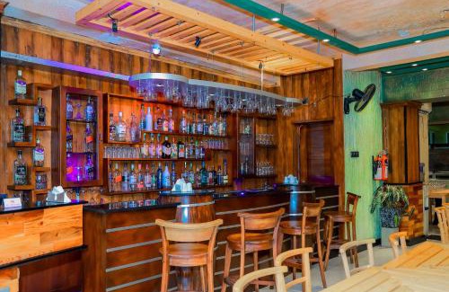 Daluwakotuwa Hotel | Oleesha Hotel - Negombo