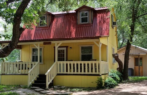 Fredericksburg Cabin | Olive Cabin