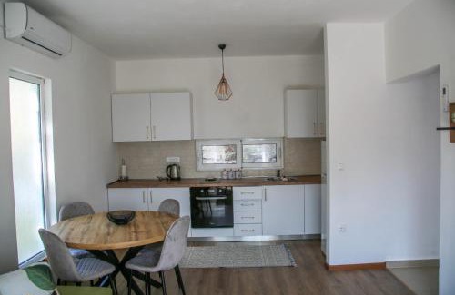 Bar Apartment | Olive Grove