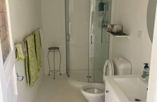 Mangonui Cottage | Olive press cottage