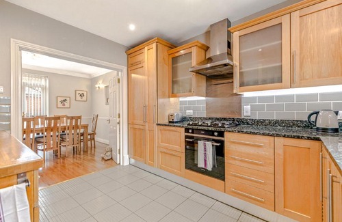 Henley-on-Thames House | Olive Tale