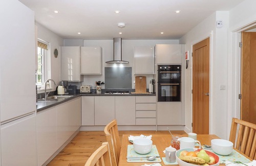 Aylesbeare Cottage | OLIVE TREE COTTAGE, family friendly, with open fire in Aylesbeare