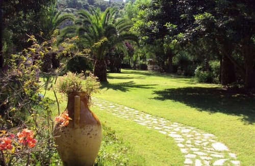 Capri Leone Cottage | OLIVE TREE CHARMING VILLA: WiFi AC huge garden sea 'n hills view porch bbq