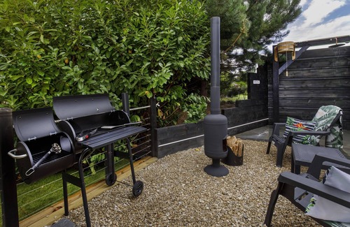 Selby Cottage | Olive Tree Lodge - sleeps 2 guests in 1 bedroom