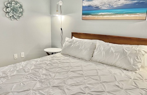 Cole-Noble District Apartment | Oliver Capital | Spacious King Bed Downtown