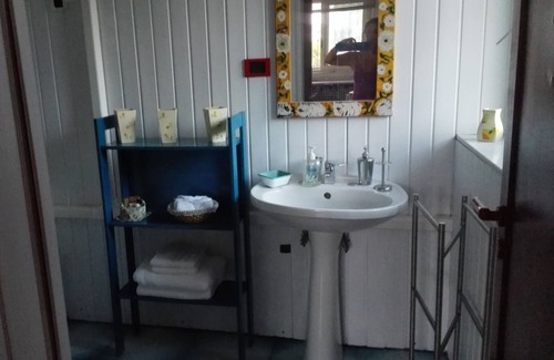 San Giovanni la Punta House | OLIVER'S COTTAGE surrounded by greenery a stone's throw from the sea and tourist sites