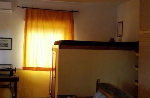 San Giovanni la Punta House | OLIVER'S COTTAGE surrounded by greenery a stone's throw from the sea and tourist sites