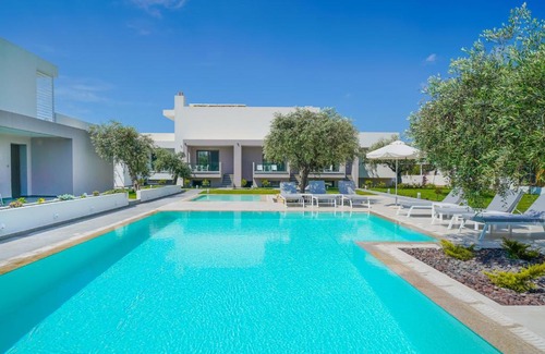 Potos Villa | Olivia Resort