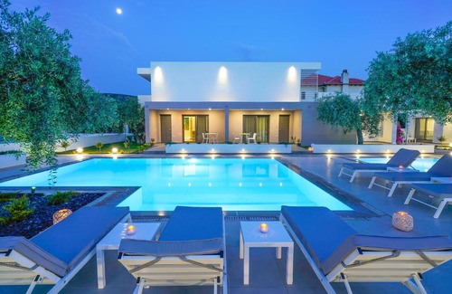 Potos Villa | Olivia Resort