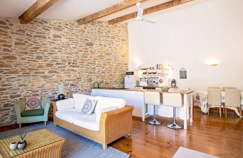 Tourouzelle Villa | Olivier - Luxury accommodation with heated pool & A/C in former vigneron estate