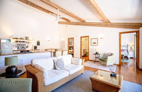 Tourouzelle Villa | Olivier - Luxury accommodation with heated pool & A/C in former vigneron estate
