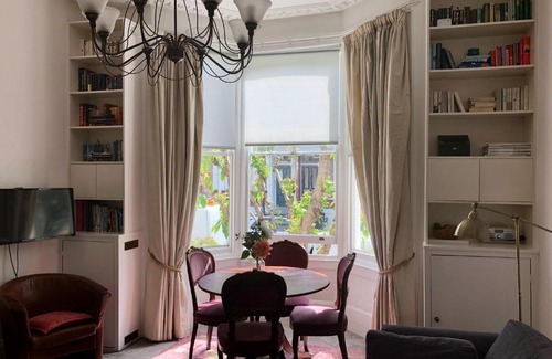 Addison Apartment | Olympia W14 Two-Bedroom Apartment