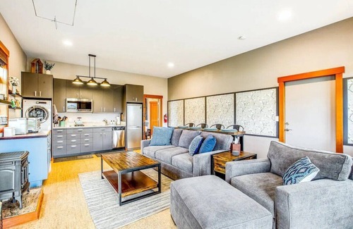 Sequim Cottage | Olympic Discovery · Mountain View, Hot Tub, Olympic NP, Golf!