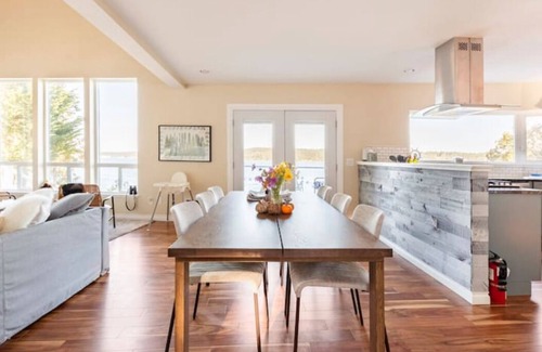 Sequim House | Olympic Forager House on the water with hot tub and kayaks