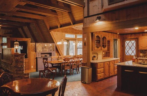 Port Angeles Ski Chalet | Olympic Holiday Haus - Entire Country Estate