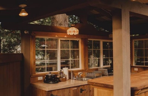 Port Angeles Apartment | Olympic Holiday TreeHaus