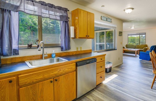 Sekiu House | Olympic Peninsula Vacation Rental: 1 Mi to Water