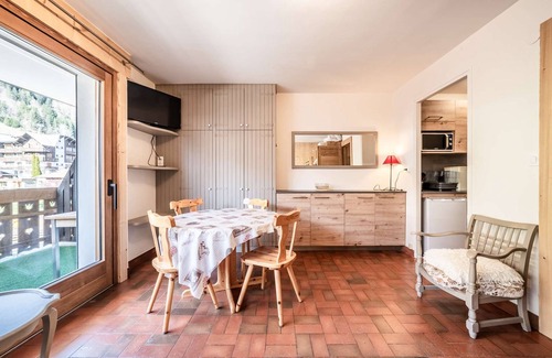 Morzine Apartment | OLYMPIQUE S4 Ski in ski out spacious studio opposite the pleney