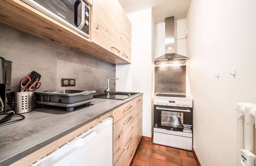 Morzine Apartment | OLYMPIQUE S4 Ski in ski out spacious studio opposite the pleney