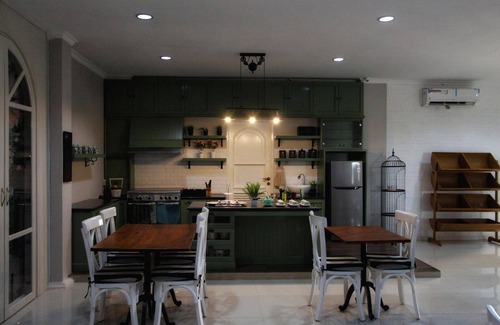 Semarang House | Omah Madam Bed & Breakfast