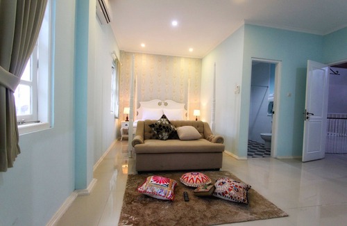 Semarang House | Omah Madam Bed & Breakfast