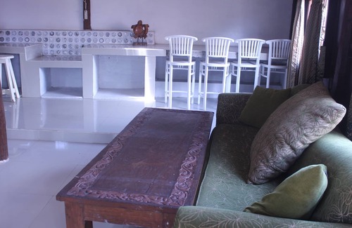 Catur Tunggal House | Omah Putih Small Limasan