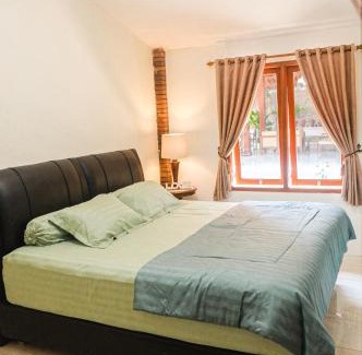 Sewon House | Omah Ralin Family Homestay with Spacious Joglo House