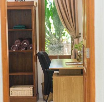 Sewon House | Omah Ralin Family Homestay with Spacious Joglo House
