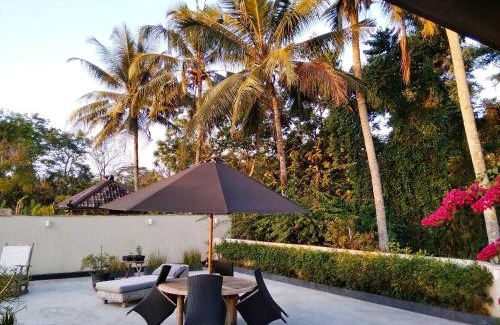Candi Binangun House | Omah SunFlower