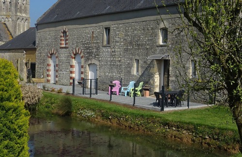 Formigny House | OMAHA BEACH just 3 minutes away in a green setting