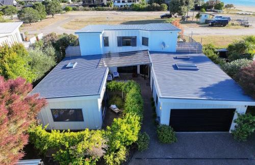 Omaha House | Omaha Beach House - Omaha Holiday Home