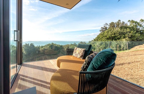 Waiheke Island Villa | Omana Luxury Villa on Waiheke Island Four intimate villas with private beach