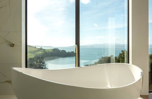 Waiheke Island Villa | Omana Luxury Villa on Waiheke Island Four intimate villas with private beach