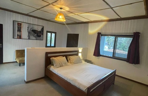 Dzorwulu House | Omanye Lodge