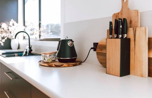 Scamander House | Omaru Beach House Scamander - Pet Friendly