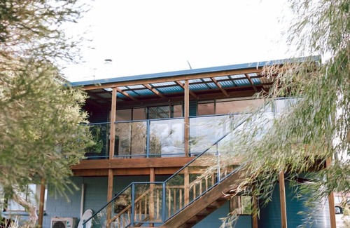 Scamander House | Omaru Beach House Scamander - Pet Friendly