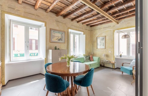 Rione XIV Borgo Apartment | Ombrellari Brand New Apartment