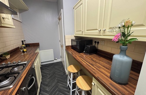 Whitehaven Apartment | Omega Apartment - 3 Bedrooms - Sleeps 5