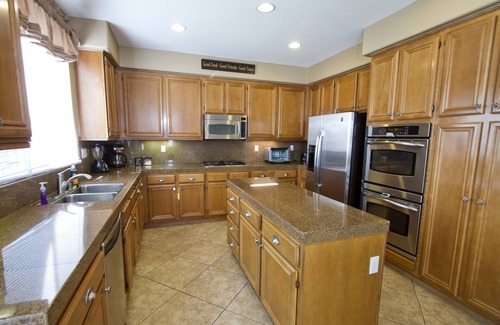Temecula House | OMG WOW! LARGE 5BR/3BTH BBQ, POKER, TEMECULA WINERIES, CASINO, LAKE FUN & GAMES